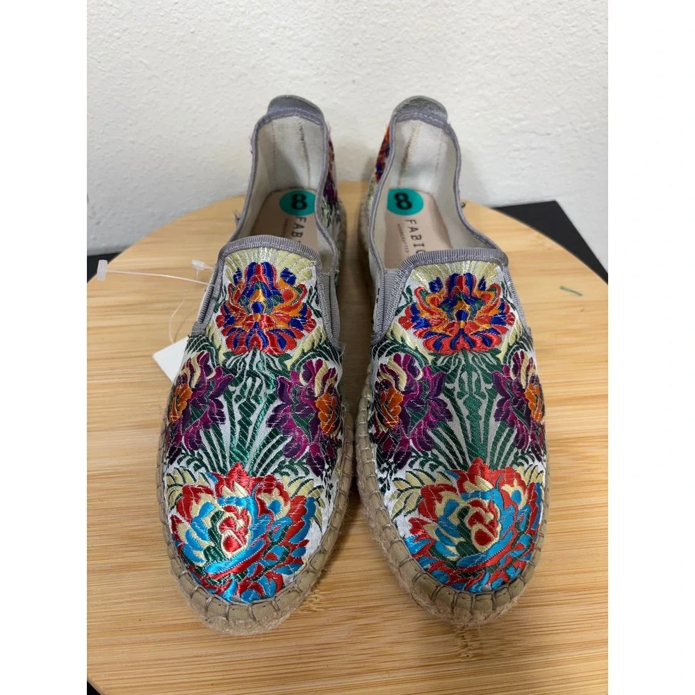 Fabiolas Espadrilles Size 8 Floral Embroidered Silver Handcrafted Spain EU 39